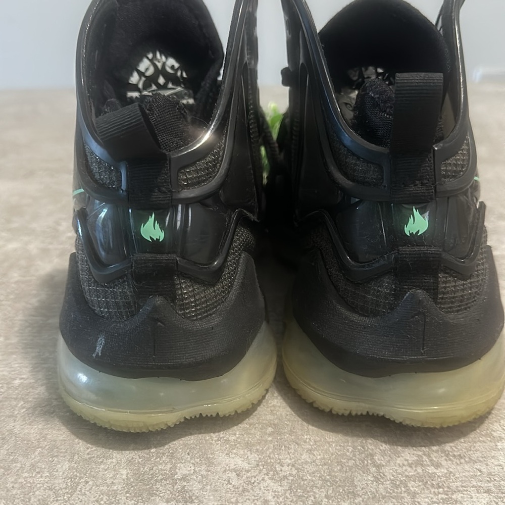Lebron 19 XIX - Picture 3 of 6